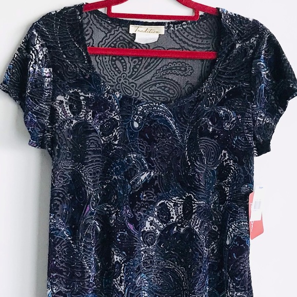 🎀NWT Tradition Made In Canada Designer Medium Size Blouse Top - Picture 3 of 7